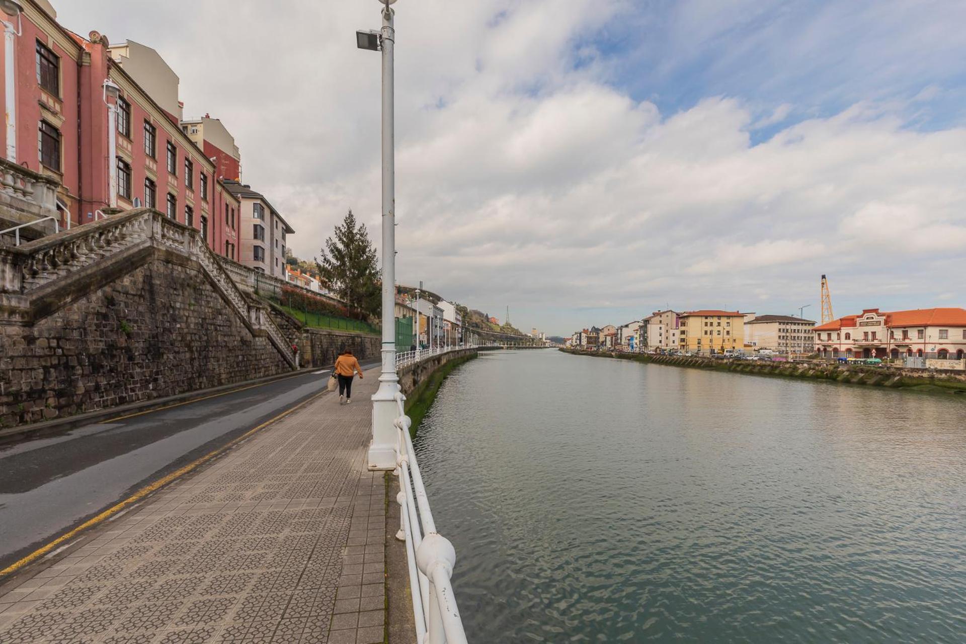 Akomodat En Apartamento Luminoso Junto Al Paseo De La Ria Bilbao Eksteriør bilde