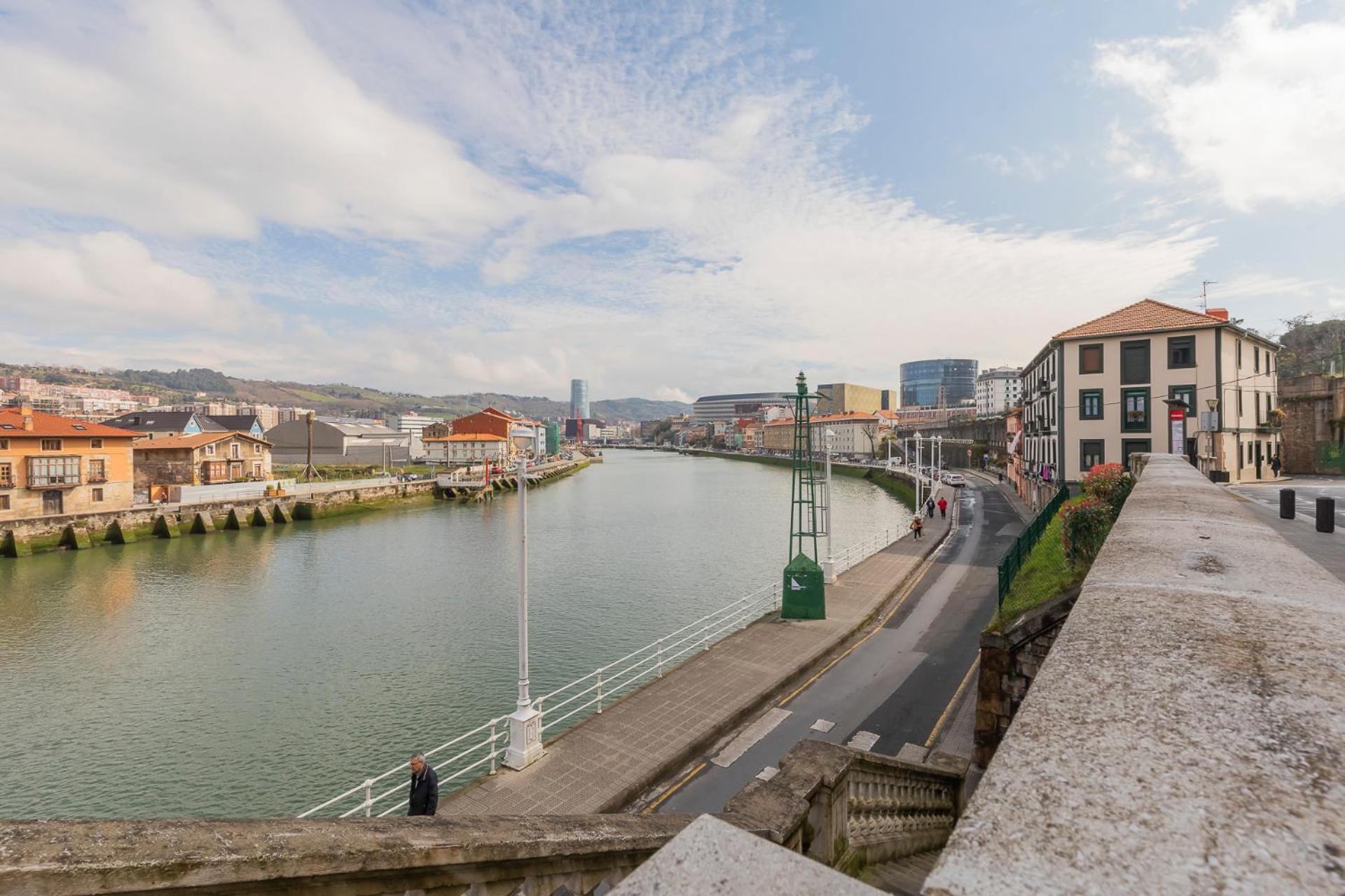 Akomodat En Apartamento Luminoso Junto Al Paseo De La Ria Bilbao Eksteriør bilde